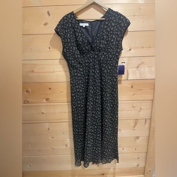 Rene Rowan Dresses & Skirts - Rene Rowan Black Dress w/ White Floral Detail NWT
